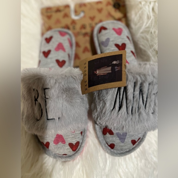 ♥️Rae Dunn BE MINE Women’s Slippers - Picture 5 of 12